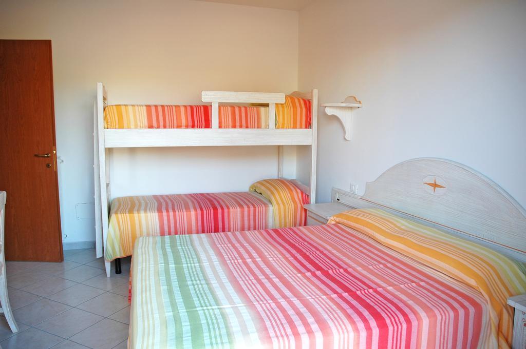 Baia Fiorita Apartment Porto Azzurro Phòng bức ảnh