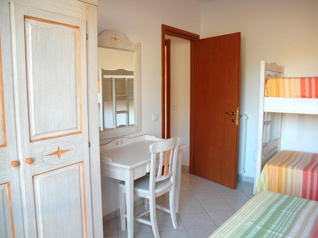 Baia Fiorita Apartment Porto Azzurro Ngoại thất bức ảnh